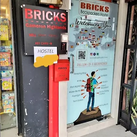 Bricks Backpackers Sleepbox-2